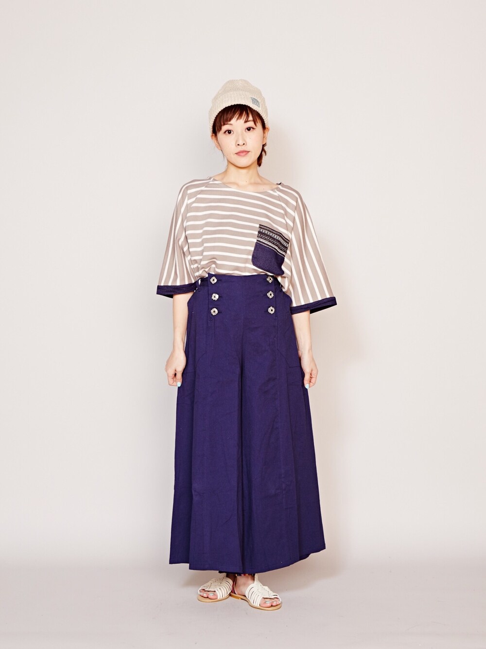 「オトナカジュアル」｜「チャイハネの【チャイハネ】ボーダーカットソーポケットトップス（Tシャツ/カットソー、グレー系）」を使った、ゆかりさん（レディース・161cm）の春コーディネートの1枚目の写真