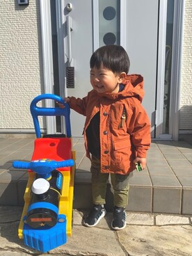 「アイテム（マウンテンパーカー）」を使った、KotaMashi6さん（キッズ・80cm）の春コーディネート