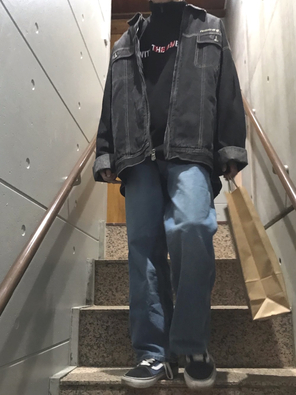 ROCAWEARのデニムジャケットを使った人気ファッションコーディネート