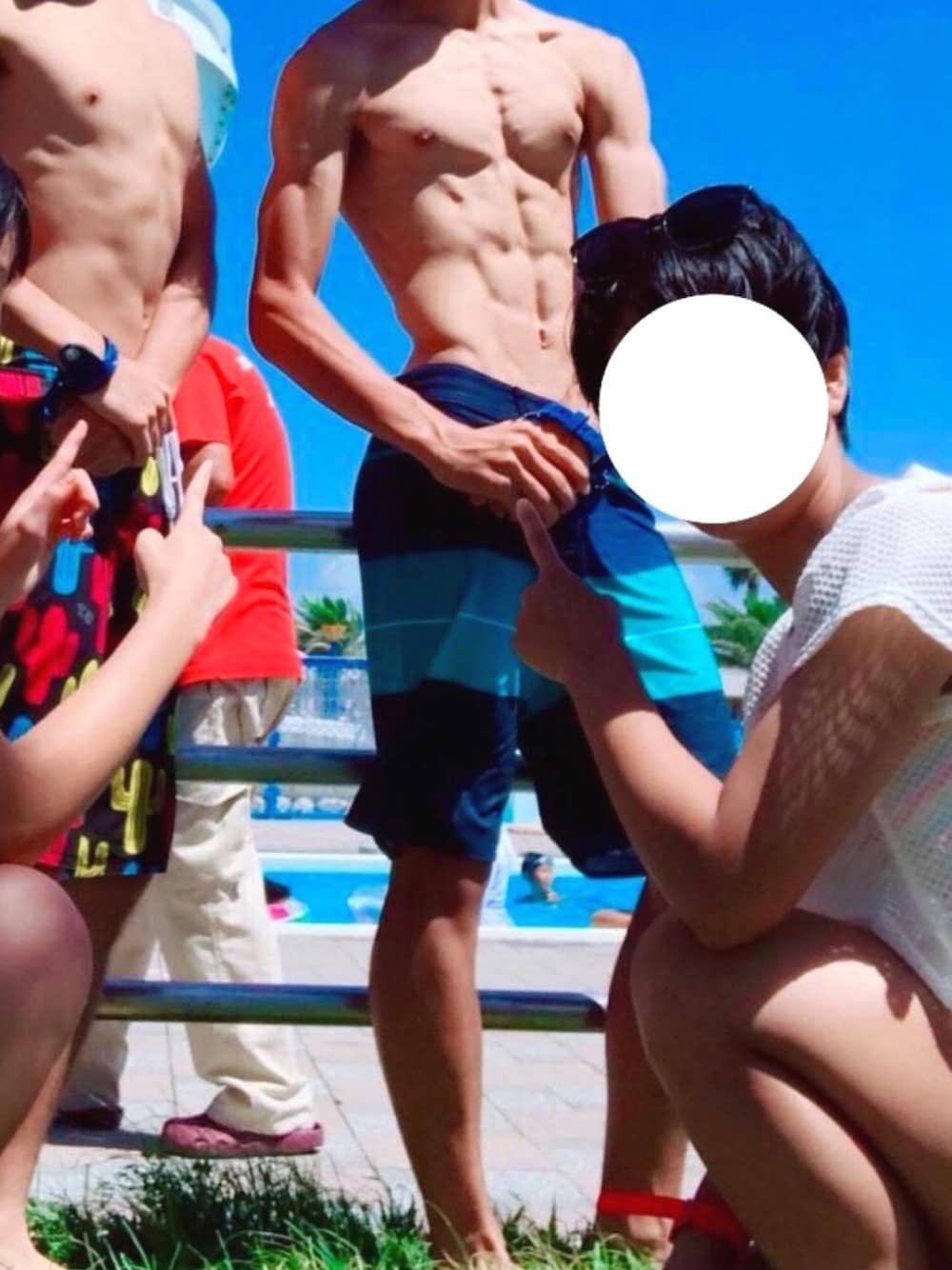 「水着、サーフショーツ、リップカール、プール」｜「rip curlのﾎﾞ-ﾄﾞｼｮ-ﾂ（水着、ブラック系）」を使った、1010さん（メンズ・173cm）の秋コーディネートの1枚目の写真