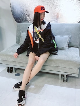 「OFF-WHITE」｜「アイテム（MA-1）」を使った、Ravenさん（レディース・170cm）の冬コーディネート