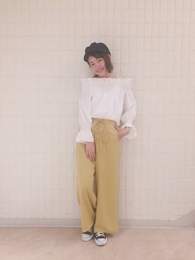 「アイテム（パンツ、イエロー系）」を使った、AZUMIさん（レディース・160cm）の春コーディネート