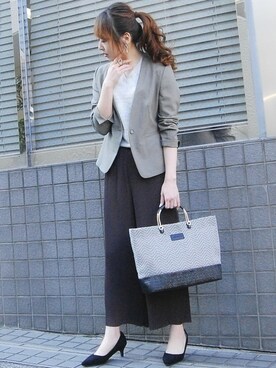 「COMME CA ISM（コムサイズム）のアイテム（ノーカラージャケット）」を使った、COMME CA ISM STAFFさん（レディース・164cm）の春コーディネート