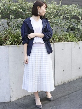 「アイテム（パンプス、グレー系）」を使った、COMME CA ISM STAFFさん（レディース・167cm）の春コーディネート