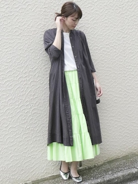 「ティアードスカート」｜「アイテム（シャツワンピース）」を使った、COMME CA ISM STAFFさん（レディース・168cm）の夏コーディネート