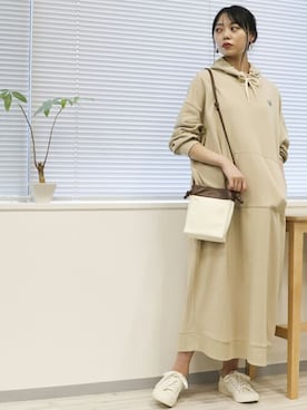 「ONIGIRI（オニギリ）のアイテム（スニーカー）」を使った、COMME CA ISM STAFFさん（レディース・163cm）の春コーディネート