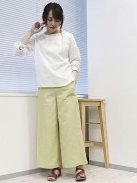 「ONIGIRI（オニギリ）のアイテム（サンダル）」を使った、COMME CA ISM STAFFさん（レディース・164cm）の春コーディネート