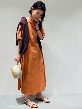 「ONIGIRI（オニギリ）のアイテム（サンダル）」を使った、COMME CA ISM STAFFさん（レディース・152cm）の春コーディネート