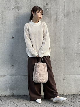 「ブラウンパンツ」｜「アイテム（パンプス）」を使った、COMME CA ISM STAFFさん（レディース・157cm）の冬コーディネート