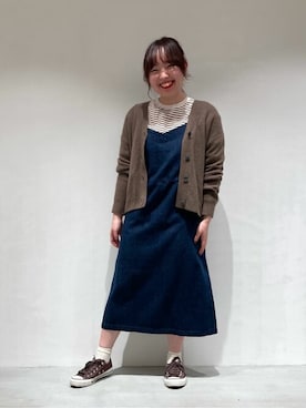 「ONIGIRI（オニギリ）のアイテム（ジャンパースカート）」を使った、COMME CA ISM STAFFさん（レディース・156cm）の冬コーディネート