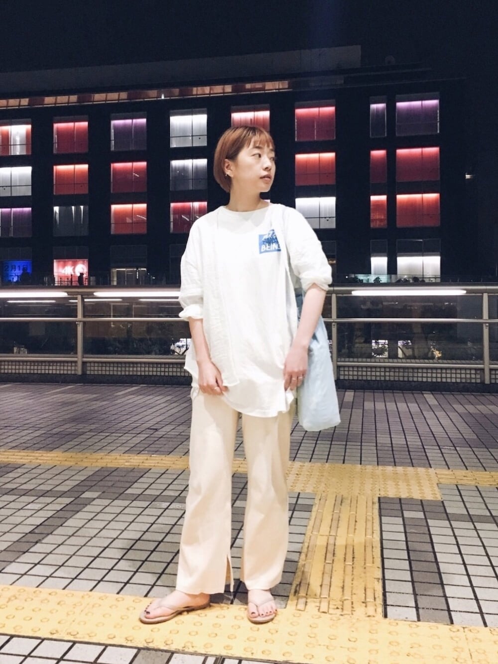 「ワントーンコーデ、ワントーン、オールホワイト、ワイドパンツ、ビッグT」｜「UNE MANSIONのバルーンスリーブ七分袖スキッパーブラウス（シャツ/ブラウス、ホワイト系）」を使った、mamiさん（レディース・155cm）の夏コーディネートの1枚目の写真
