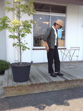 「OMNIGOD（オムニゴッド）のアイテム（パンツ）」を使った、D_MALL児島さん（レディース・165cm）の夏コーディネート