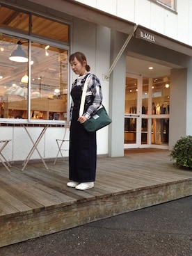 「converse」｜「アイテム（ジャンパースカート）」を使った、D_MALL児島さん（レディース・153cm）の冬コーディネート