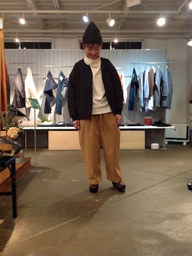 「ノーカラー」｜「アイテム（ニットキャップ/ビーニー）」を使った、D_MALL児島さん（レディース・154cm）の冬コーディネート