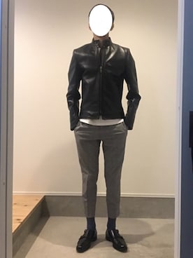 「グレー」｜「アイテム（ライダースジャケット）」を使った、J3さん（メンズ・178cm）の春コーディネート