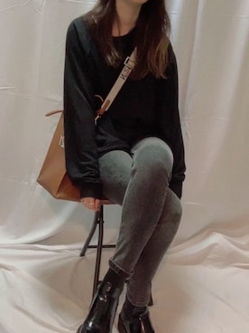 「N°21（ヌメロ ヴェントゥーノ）のアイテム（バッグ）」を使った、87nskwさん（レディース・160cm）の秋コーディネート