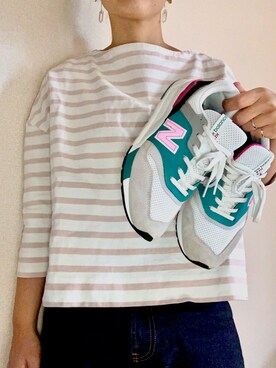 「おおぶりピアス」｜「アイテム（スニーカー）」を使った、®️さん（レディース・160cm）の秋コーディネート