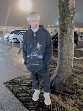 「off white（オフホワイト）のアイテム（カーゴパンツ）」を使った、たけなか  ゆうとさん（メンズ・168cm）の冬コーディネート