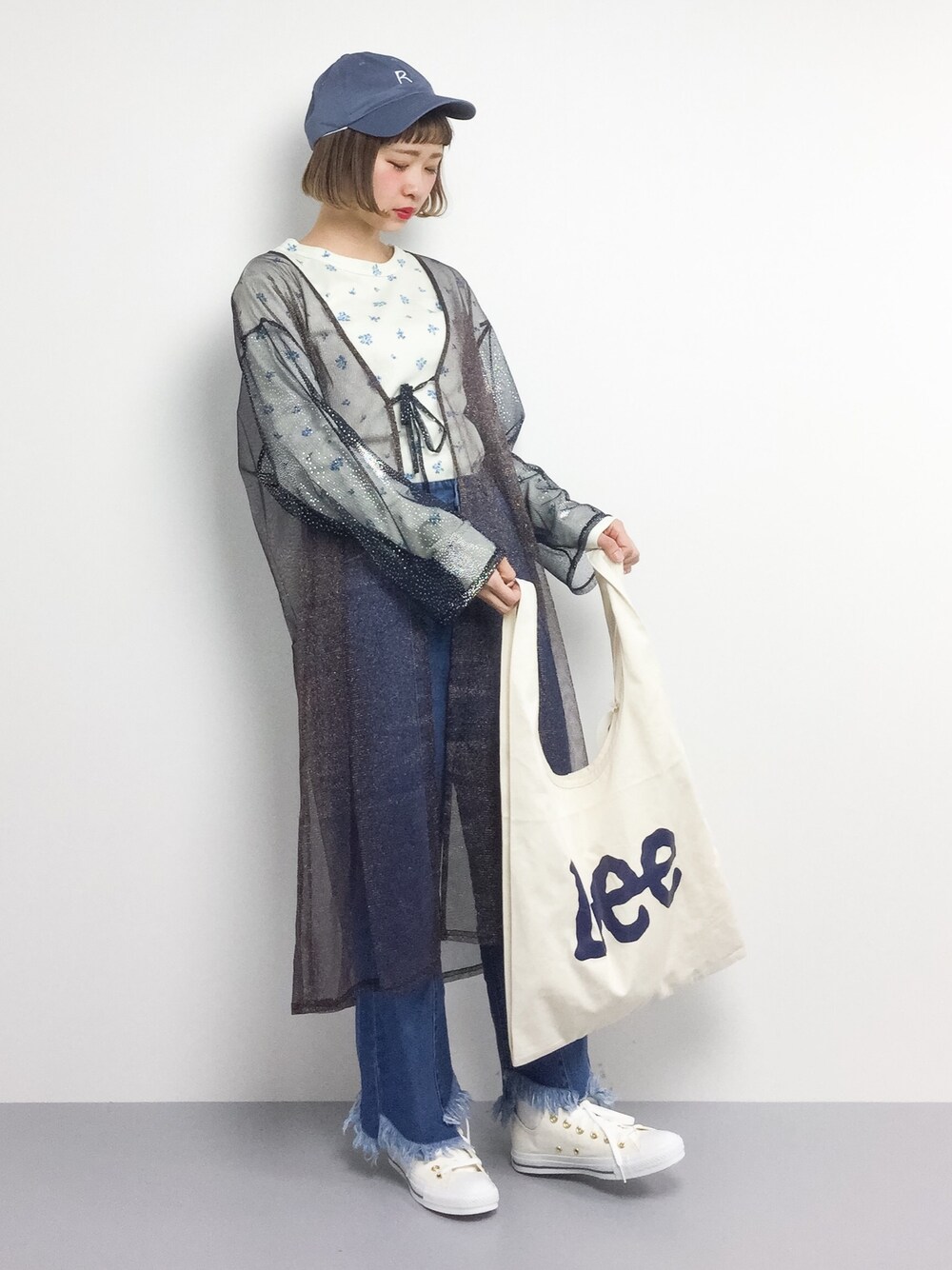 「トートバッグ、キャップ、LEE、休日スタイル、春、春コーデ、ボブ、サーマル、チュールワンピ、ちょこびおすすめ」｜「MAJESTIC LEGONの刺繍入りCAP（キャップ、ブルー系）」を使った、チョコビさん（レディース・154cm）の春コーディネートの1枚目の写真
