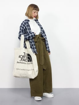 「カーキパンツ」｜チョコビさん（レディース・154cm）の秋コーディネート