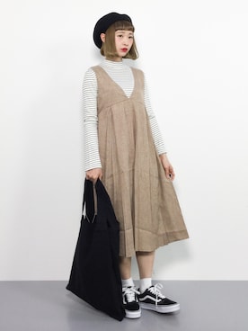 「オールドスクール」｜「アイテム（ジャンパースカート）」を使った、チョコビさん（レディース・154cm）の春コーディネート