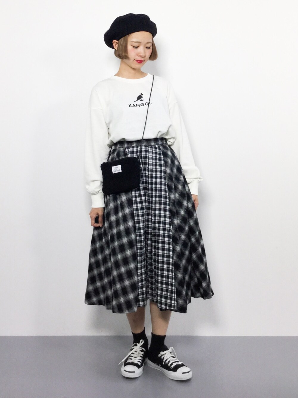「ベレー帽、チェックスカート、ポシェット、ボブ、カンゴール、低身長コーデ、ちょこび」｜「studio CLIPのチェックパッチワークタックロングスカート[WEB限定/PMサイズ]（スカート、ブラック系）」を使った、チョコビさん（レディース・154cm）の秋コーディネートの1枚目の写真