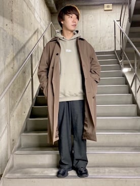 「秋のカフェオレコーデ」｜「アイテム（ステンカラーコート）」を使った、BABAさん（メンズ・177cm）の秋コーディネート