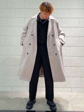 「春カラー」｜「アイテム（トレンチコート）」を使った、BABAさん（メンズ・177cm）の冬コーディネート