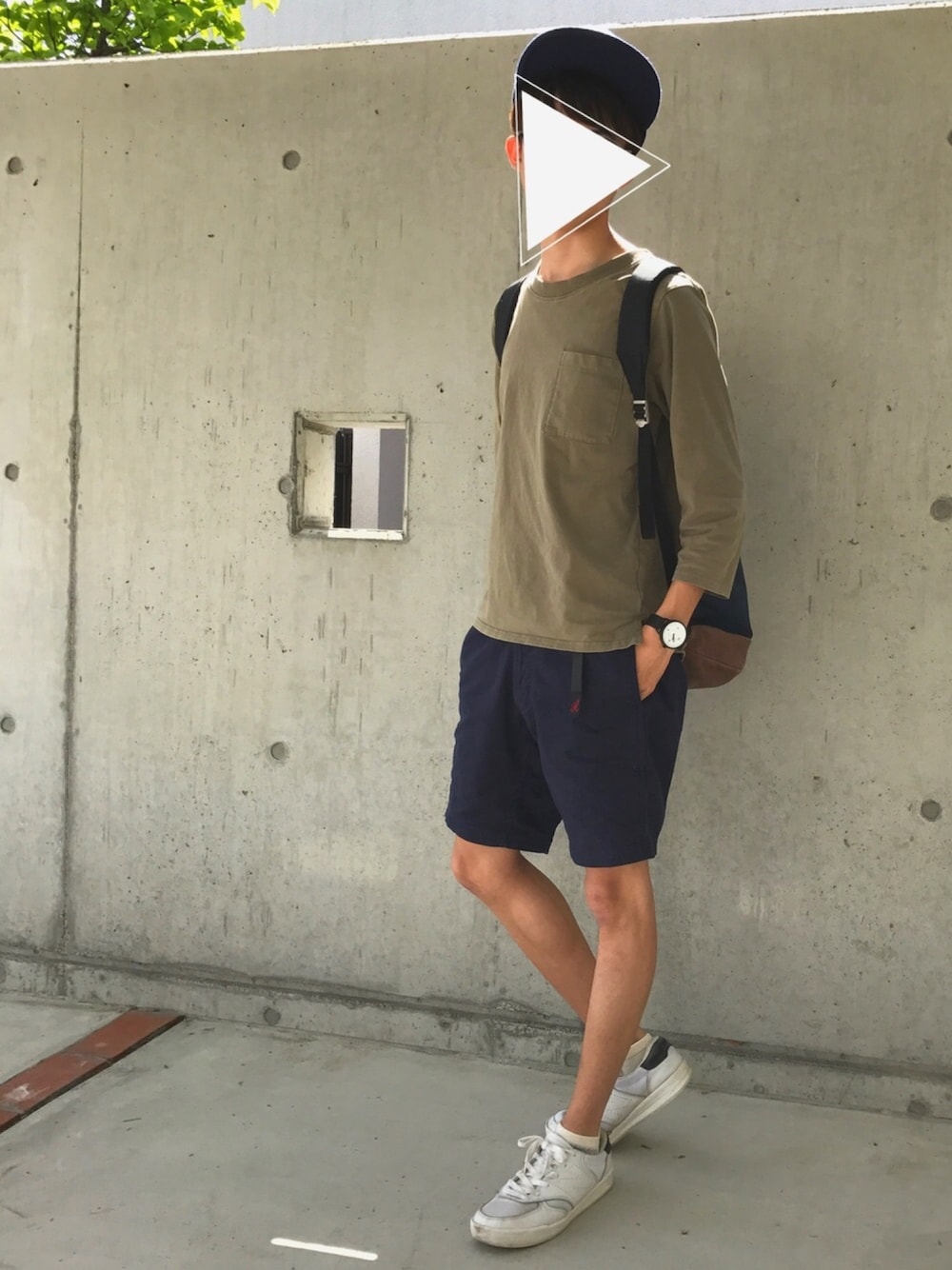 「休日スタイル、シンプル、シンプルコーデ、カーキ、ネイビー、スニーカー、キャップ、夏、大学生、ストリート」｜「niko and...のUSACOEピーチ7分プルオーバー【niko and...】（Tシャツ/カットソー、グリーン系）」を使った、ぺーたーさん（メンズ・162cm）の春コーディネートの1枚目の写真
