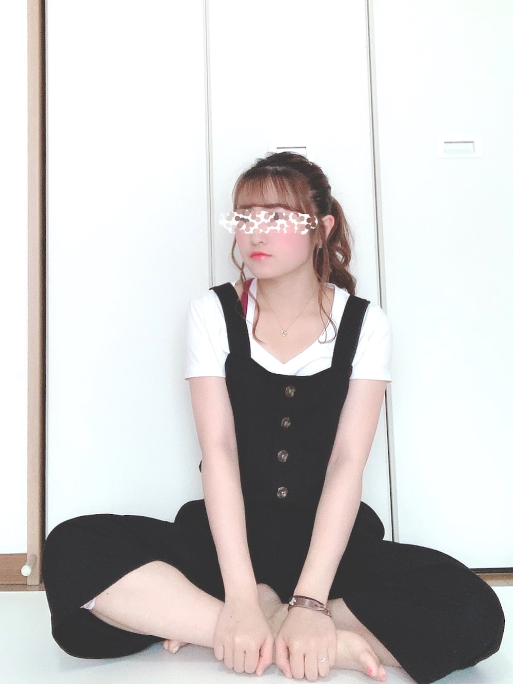 「GU、TOMMY HILFIGER、ラクチンコーデ」｜「TOMMY HILFIGERのW NEW BAYE S/S LOGO TEE（Tシャツ/カットソー、ホワイト系）」を使った、mimiさん（レディース・153cm）の夏コーディネートの1枚目の写真