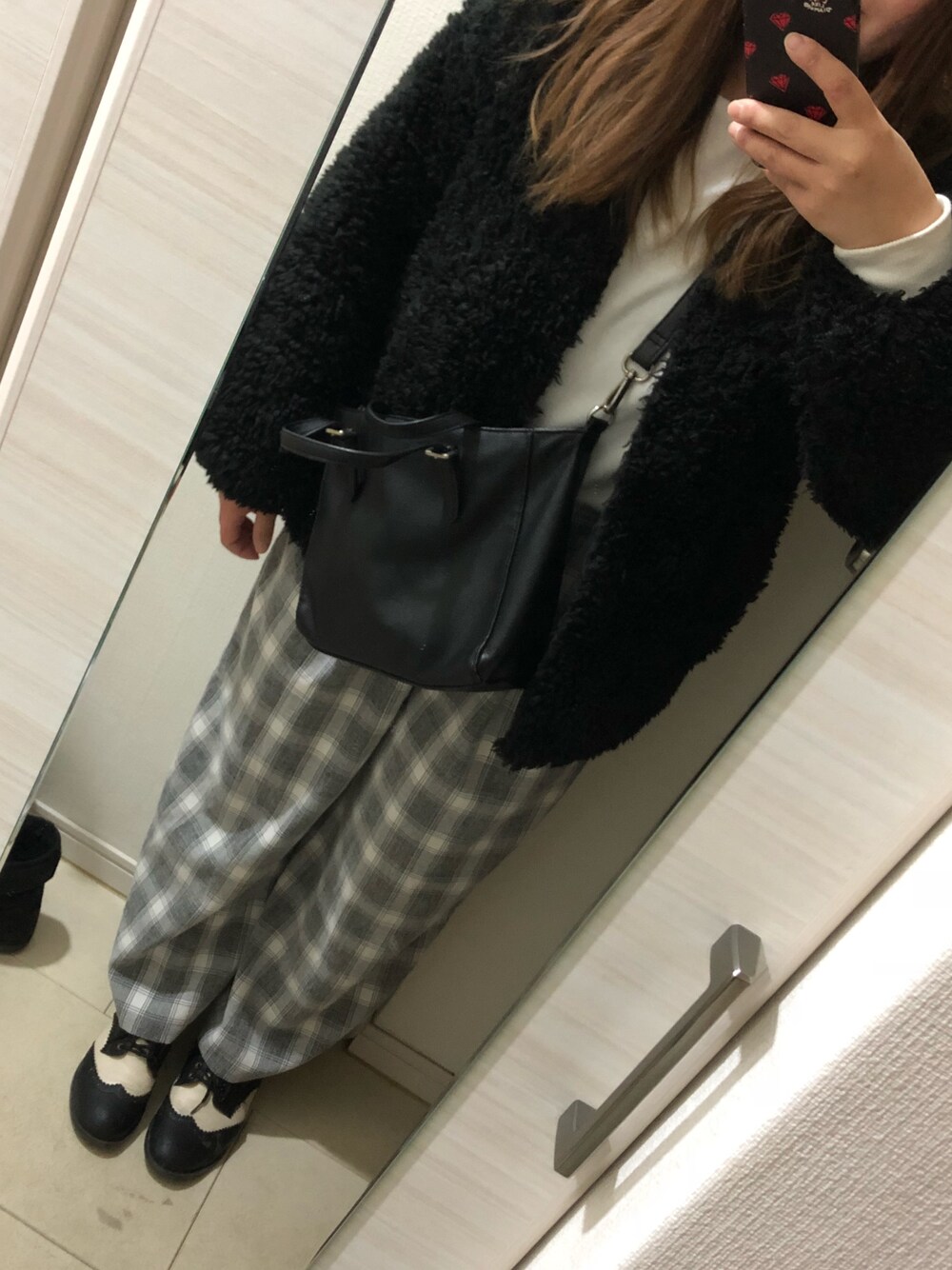 「冬コーデ、シンプル、ぽっちゃり、もこもこ、着まわし、プチプラ」｜「GUのアイテム（パンツ、グレー系）」を使った、omiさん（レディース・154cm）の冬コーディネートの1枚目の写真