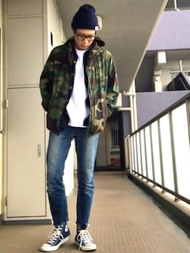 「切りっぱなしデニム」｜「アイテム（マウンテンパーカー）」を使った、naoyaさん（メンズ・173cm）の春コーディネート
