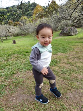 「OLD NAVY（オールドネイビー）のアイテム（ロンパース、ホワイト系）」を使った、ikuさん（キッズ・90cm）の冬コーディネート