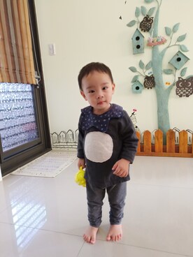 「UNIQLO（ユニクロ）のアイテム（チノパンツ、グレー系）」を使った、ikuさん（キッズ・90cm）の冬コーディネート