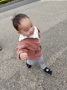 「ZARA（ザラ）のアイテム（チノパンツ、グレー系）」を使った、ikuさん（キッズ・90cm）の冬コーディネート