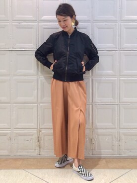 「Ray BEAMS（レイビームス）のアイテム（MA-1）」を使った、wakoさん（レディース・168cm）の冬コーディネート