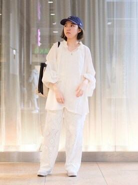 「アイテム（ニットキャップ/ビーニー、ブルー系）」を使った、豊川さん（レディース・155cm）の春コーディネート