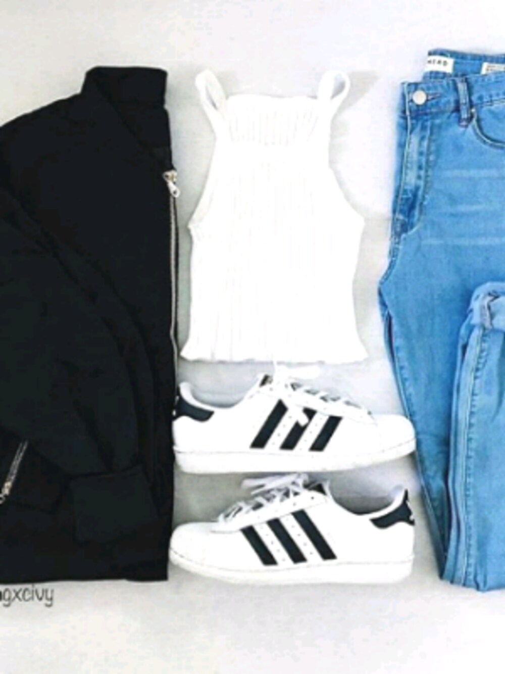 「tumblr、MeTumblr、dress up」｜「Top Tumblrのアイテム（パーカー、ホワイト系）」を使った、JajanaJaさん（レディース・70cm）の冬コーディネートの1枚目の写真