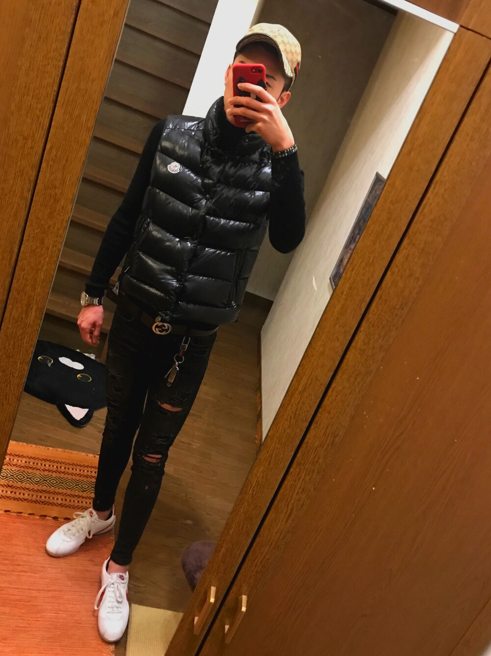 「カジュアルコーデ、スニーカーコーデ、お洒落さんとつながりたい、シンプル、デニム、GUCCI、スキニー、いいね、save、フォローお願いします🤑」｜「GUCCIのアイテム（キャップ、ブラウン系）」を使った、たろさん（メンズ・177cm）の春コーディネートの1枚目の写真