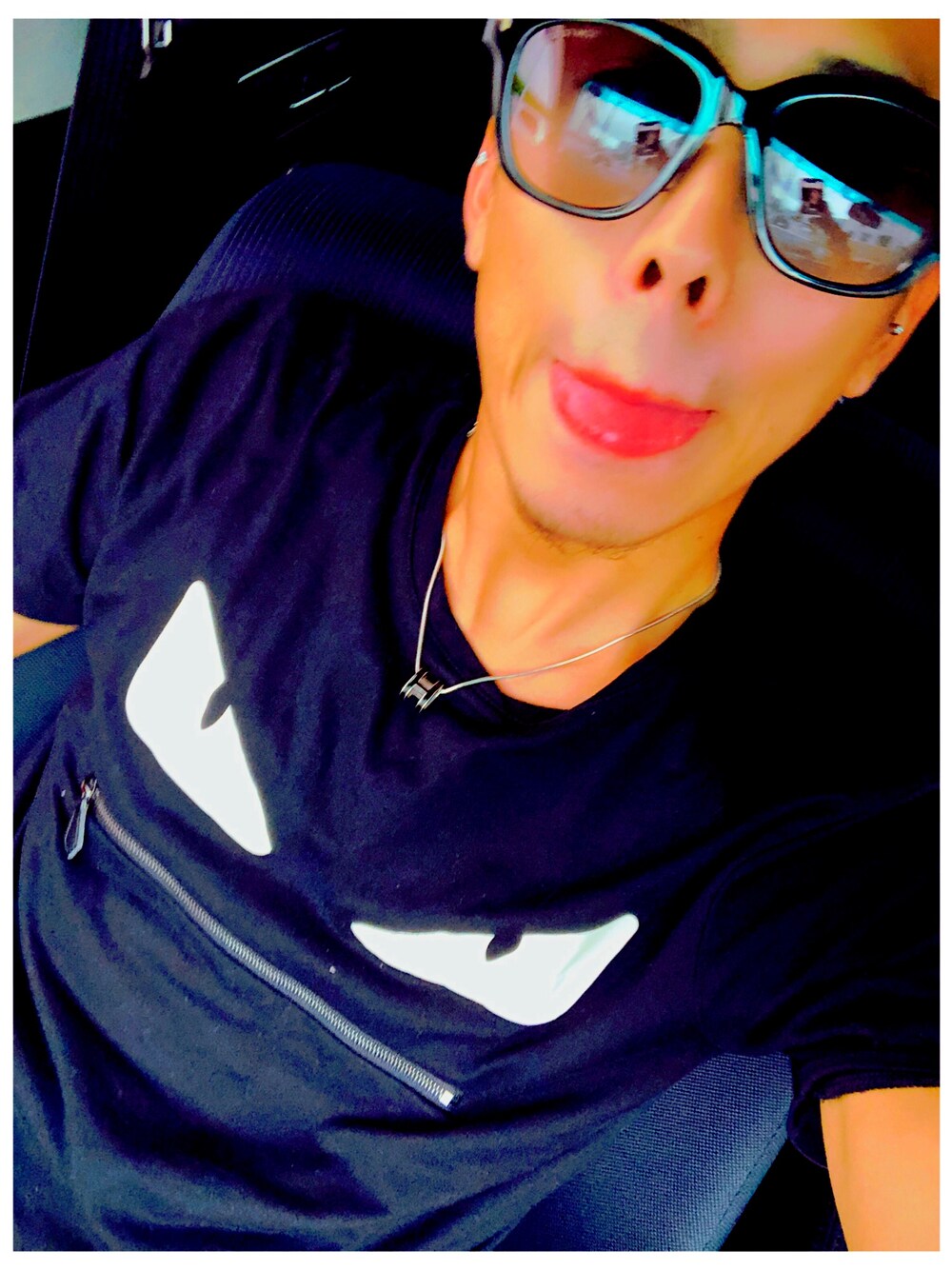 「大人カジュアル、ラフ、ootd、Tシャツ、自撮り、FENDI、HERMES、久しぶりの投稿、夏終わり」｜「TOM FORDのアイテム（サングラス、ブラック系）」を使った、たろさん（メンズ・177cm）の秋コーディネートの1枚目の写真