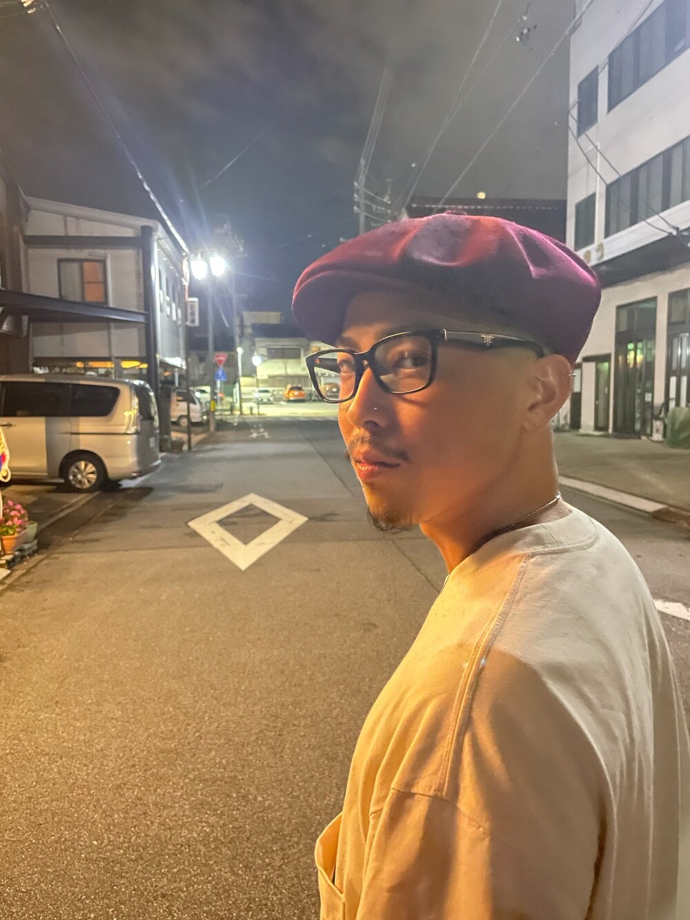 「めがね、メガネ男子、ハンチング、お洒落さんとつながりたい、シンプルコーデ、オトナカジュアル、秋コーデ、ユニクロ」｜「PRADAのアイテム（メガネ、ブラック系）」を使った、たろさん（メンズ・177cm）の秋コーディネートの1枚目の写真