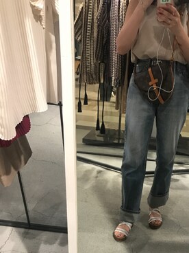 「GU（ジーユー）のアイテム（Tシャツ/カットソー、ベージュ系）」を使った、メナリさん（レディース・154cm）の夏コーディネート