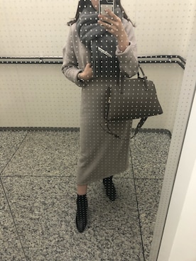 「Acne Studios（アクネストゥディオズ）のACNE STUDIOS CANADA CASH カシミヤマフラー（マフラー、グレー系）」を使った、メナリさん（レディース・154cm）の冬コーディネート