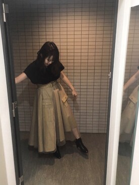 「POOL SIDE（プールサイド）のアイテム（ブーツ、ブラック系）」を使った、メナリさん（レディース・154cm）の秋コーディネート