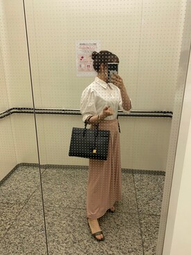 「DHOLIC（ディーホリック）のアイテム（シャツ/ブラウス、ホワイト系）」を使った、メナリさん（レディース・154cm）の春コーディネート