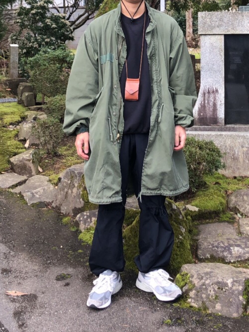 「私の推しブランド、シンプル、大人カジュアル、ootd、ブラック、冬コーデ、ビッグシルエット、ミリタリー、New Balance、スウェット」｜「usarmyのアイテム（ジャケット/アウター、グリーン系）」を使った、ケさん（メンズ・170cm）の冬コーディネートの1枚目の写真