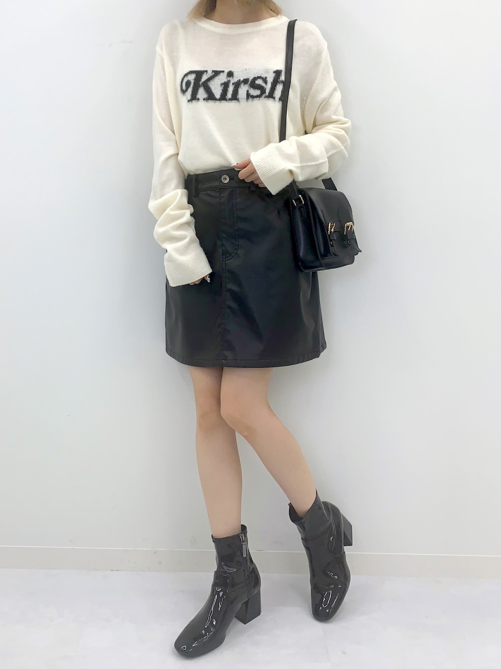 「ニット、カジュアル、シンプル、秋のコーデ、ootd、秋服、韓国ブランド、韓国ファッション、kirsh、キルシー」｜「KIRSHのLOGO KNIT/KirshロゴニットOG（ニット/セーター、ホワイト系）」を使った、kirshさん（レディース・162cm）の秋コーディネートの1枚目の写真