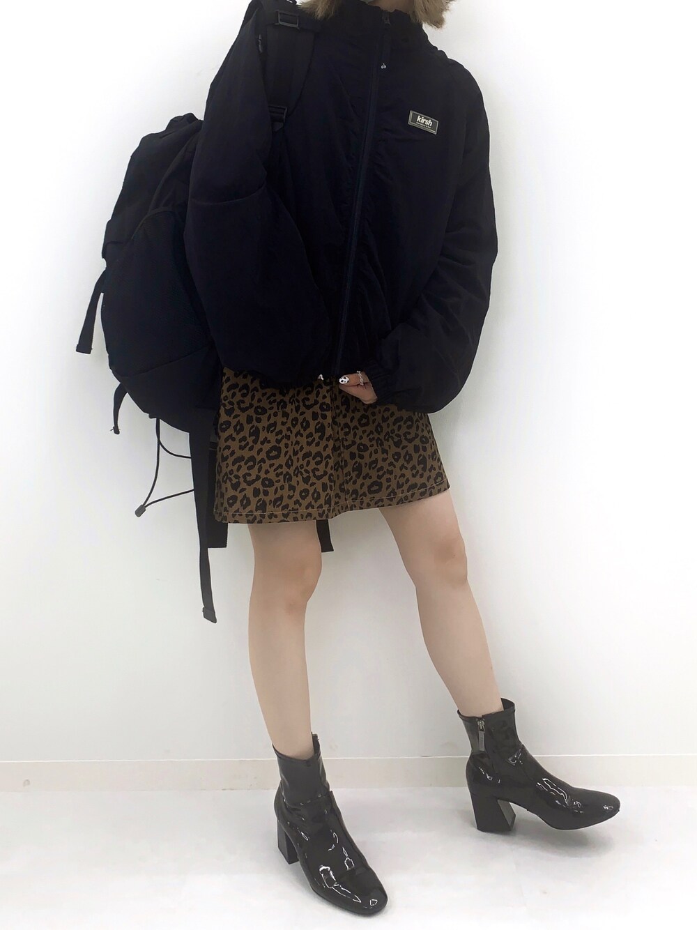 「カジュアル、シンプル、レオパード、ストリート、ootd、秋服、韓国ブランド、韓国ファッション、kirsh、キルシー」｜「KIRSHの【セットアップ】WOVEN JACKET/フルジップジャケットOG（ナイロンジャケット、ブラック系）」を使った、kirshさん（レディース・162cm）の秋コーディネートの1枚目の写真
