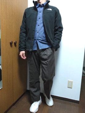 「アディダスオリジナルス」｜「アイテム（スラックス）」を使った、ぴろんちゅさん（メンズ・166cm）の冬コーディネート