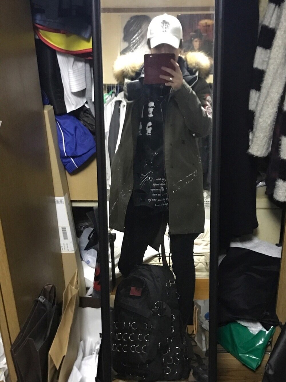 「リュック、スキニー、ミリタリー、ロック、キャップ、ビッグシルエット、カジュアルコーデ、UNIQLO、ブーツ、ドクターマーチン」｜「COTE MER のうしろ（モッズコート、グリーン系）」を使った、kuronekoさん（メンズ・175cm）の冬コーディネートの1枚目の写真